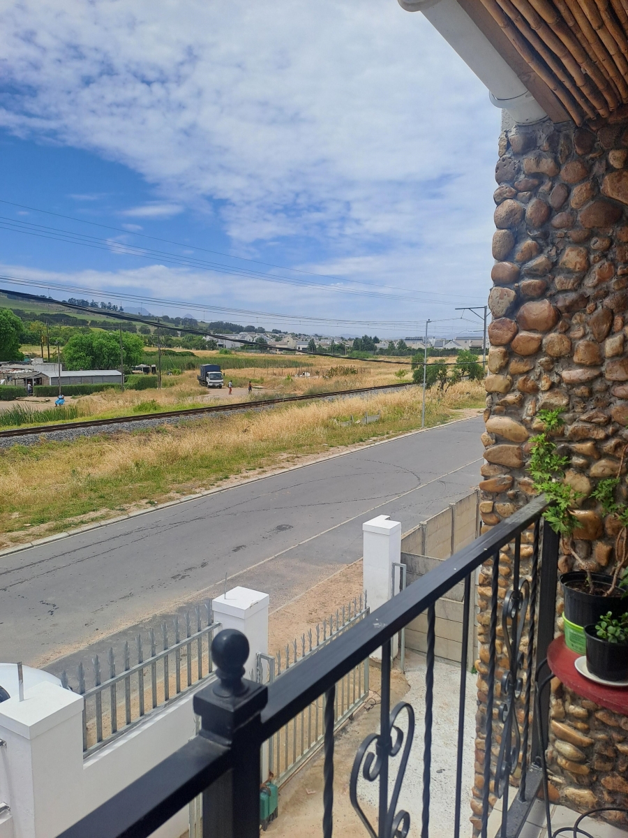 10 Bedroom Property for Sale in Croydon Western Cape